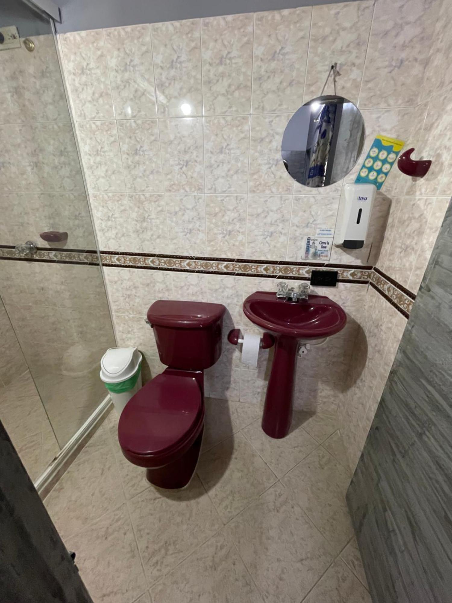Vegas Hotel *
